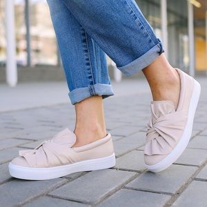 mia zori slip on sneaker